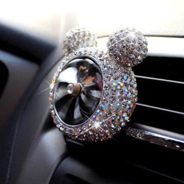 Creative Bling Crystal Diamond Cartoon Car Air Freshener Outlet Vent Clip Car Perfume Solid Diffuser Car Accessories for Girls